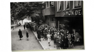 In de rij voor een stukje kaas